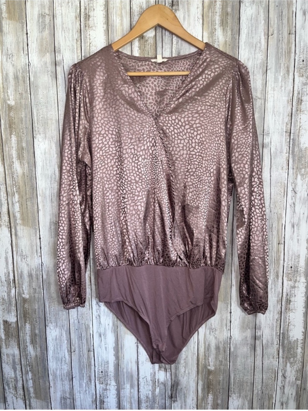 Jodifl Satin Animal Print Bodysuit Medium Long Sleeve Surplice V Neck Taupe Blou